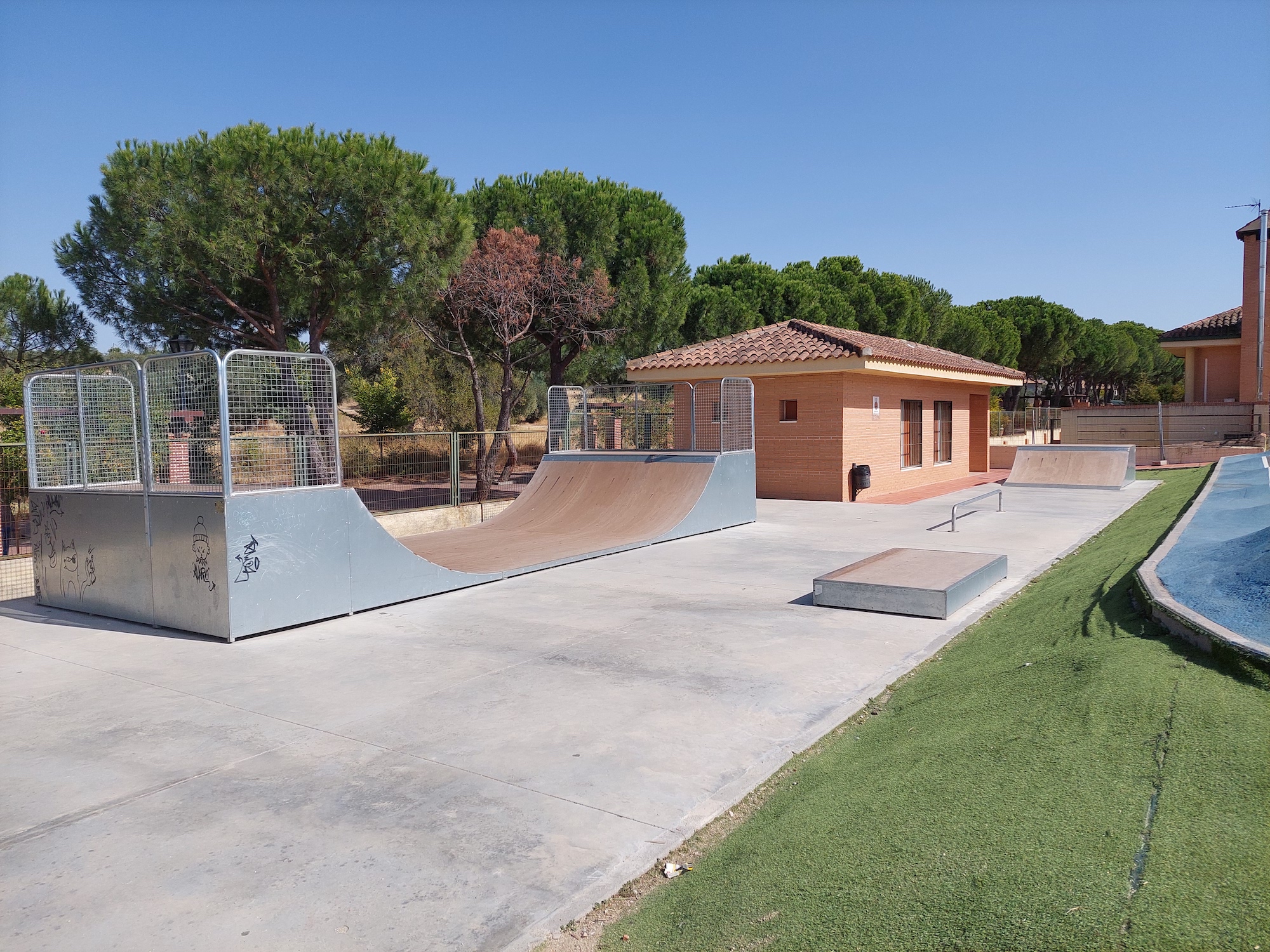 Serranillos del Valle skatepark